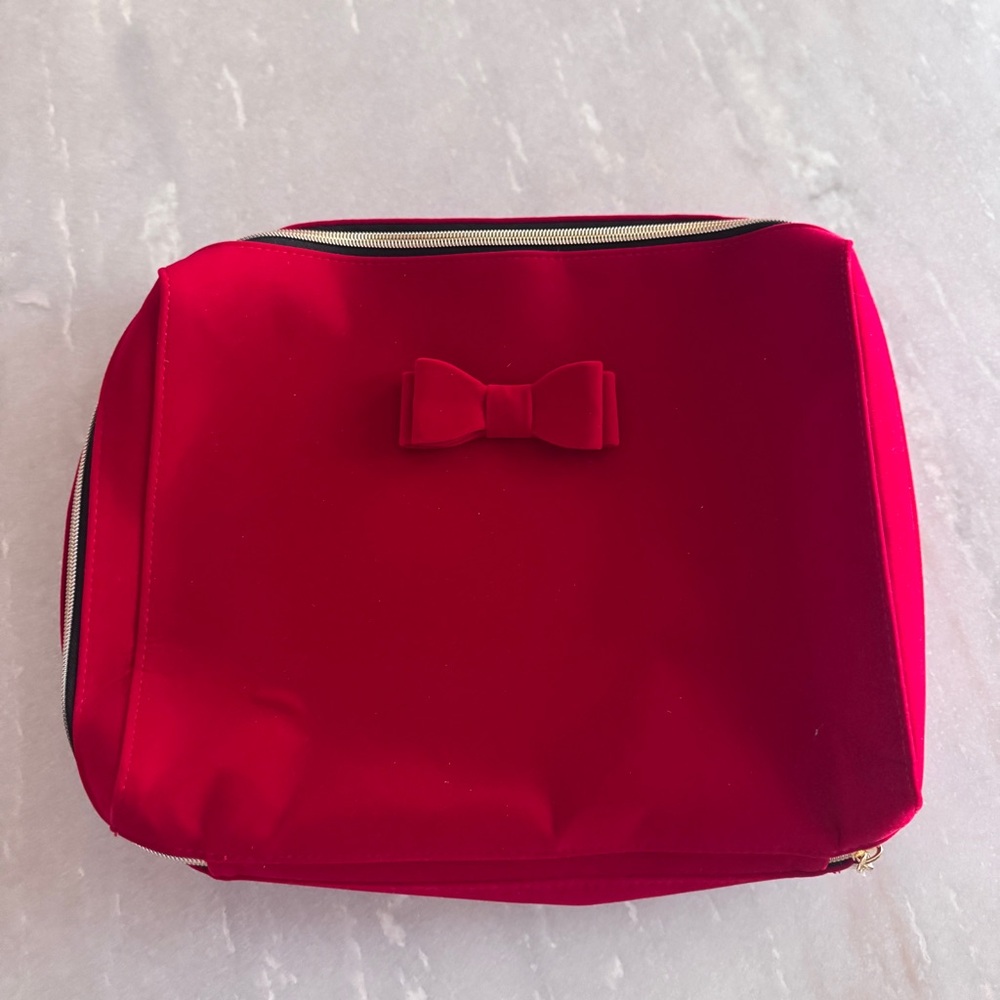 NWOT Estee Lauder Travel Cosmetic Makeup Case Red Velvet